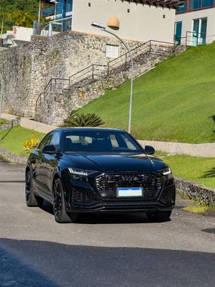 AUDI RS Q8 4.0 V8 TWINTURBO MHEV TIPTRONIC